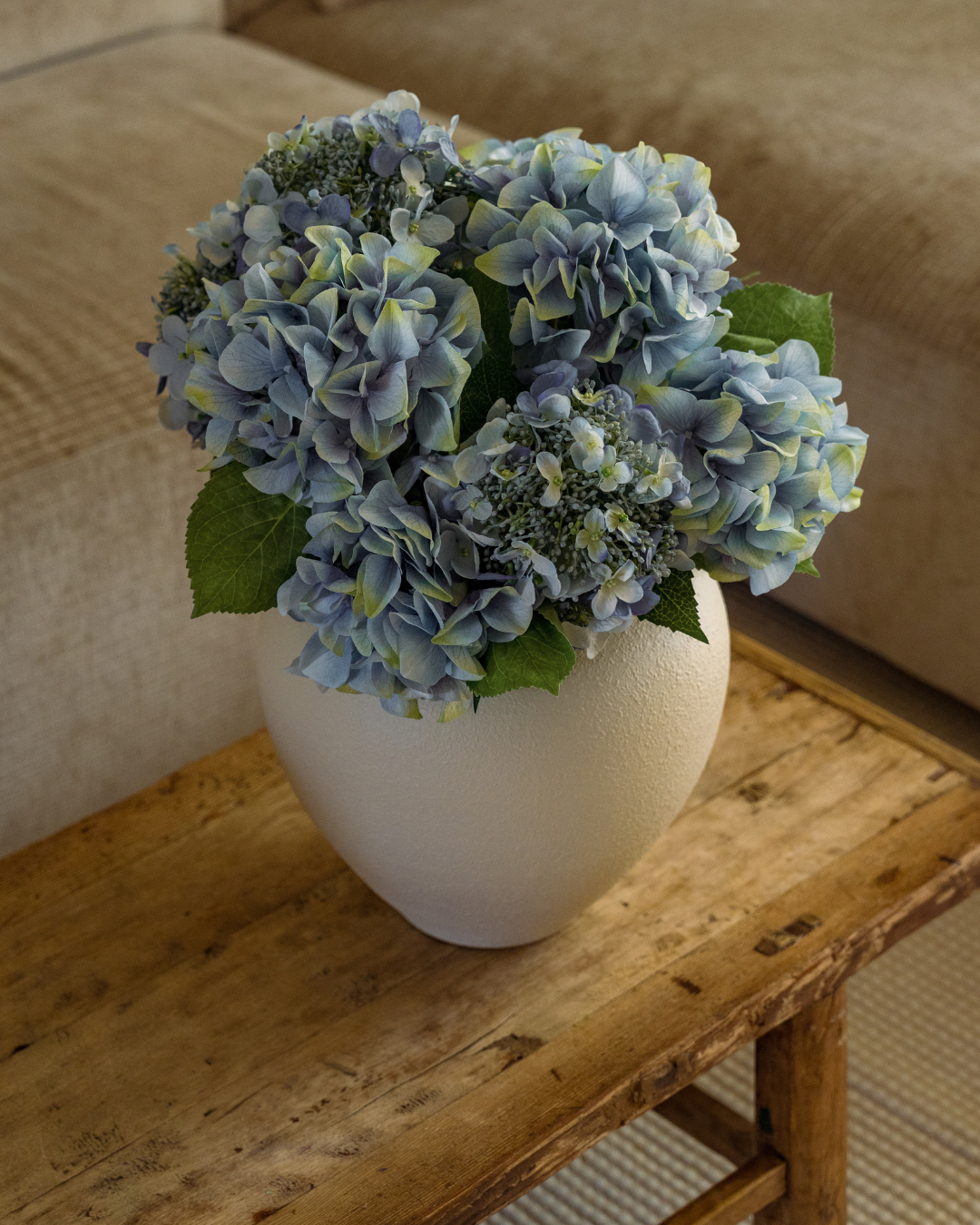 Vaas Lily 30 cm - creme structuur