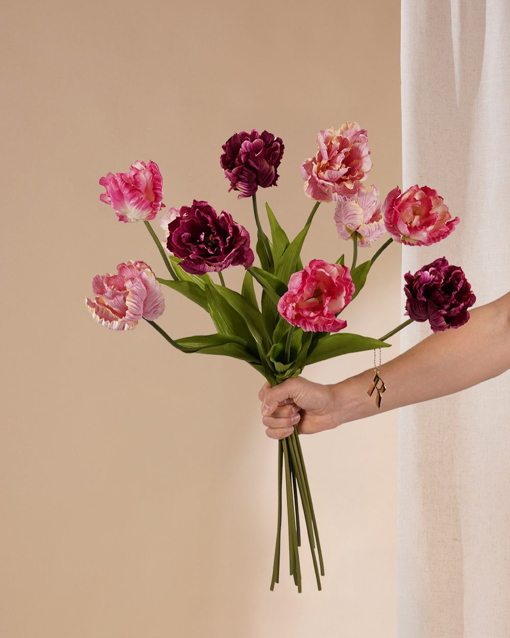 Zehn violette Tulpen 66 cm