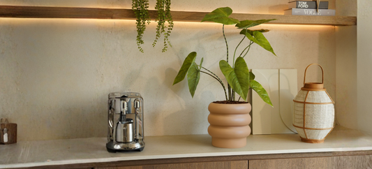 4 combinaties van potten en vazen met kunstbloemen en kunstplanten